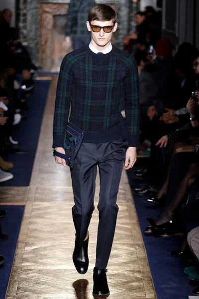 Look 24
